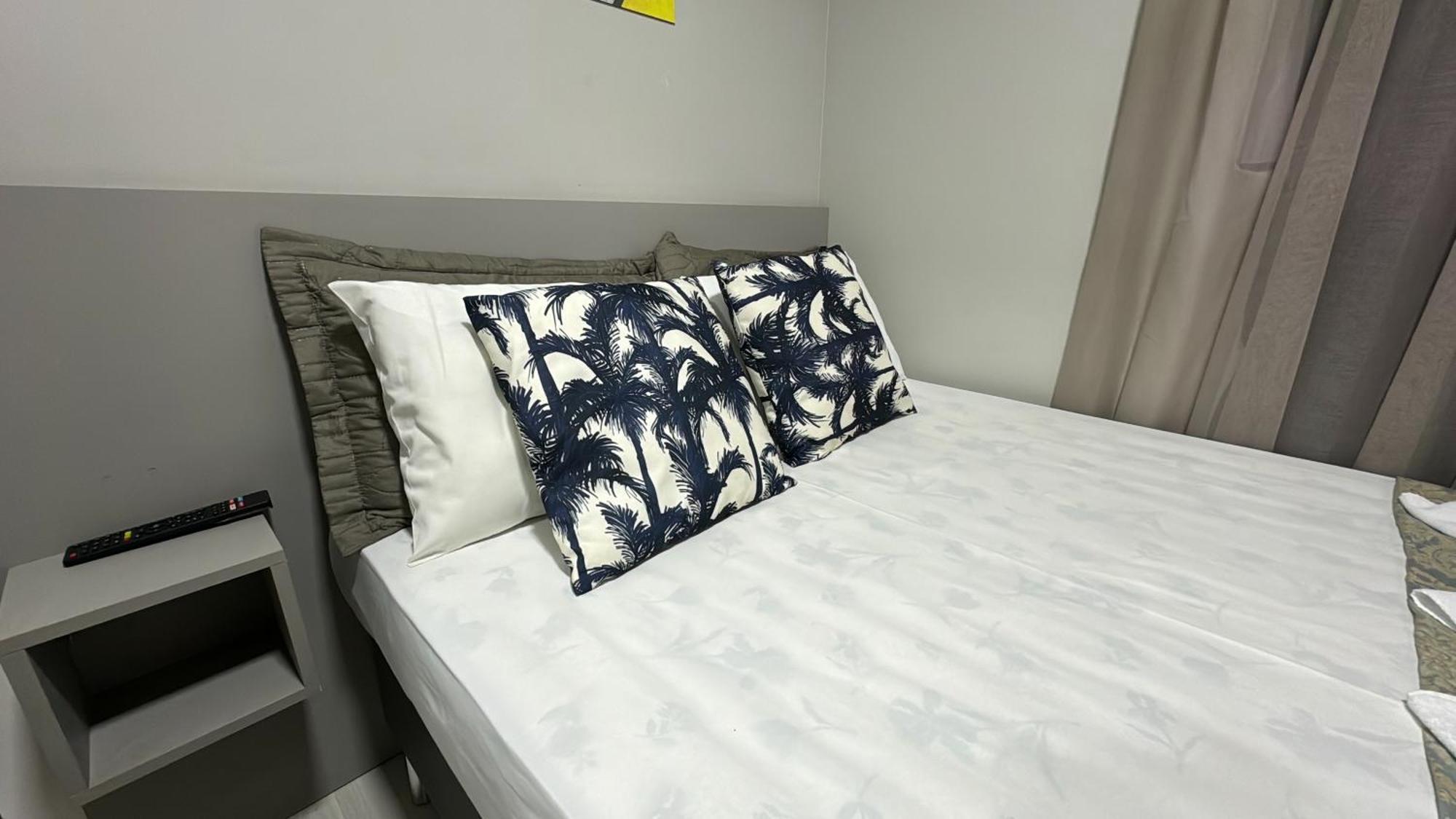 קוריטיבה 09- Studio Lindamente Decorado! Ideal Para Casal!!! מראה חיצוני תמונה